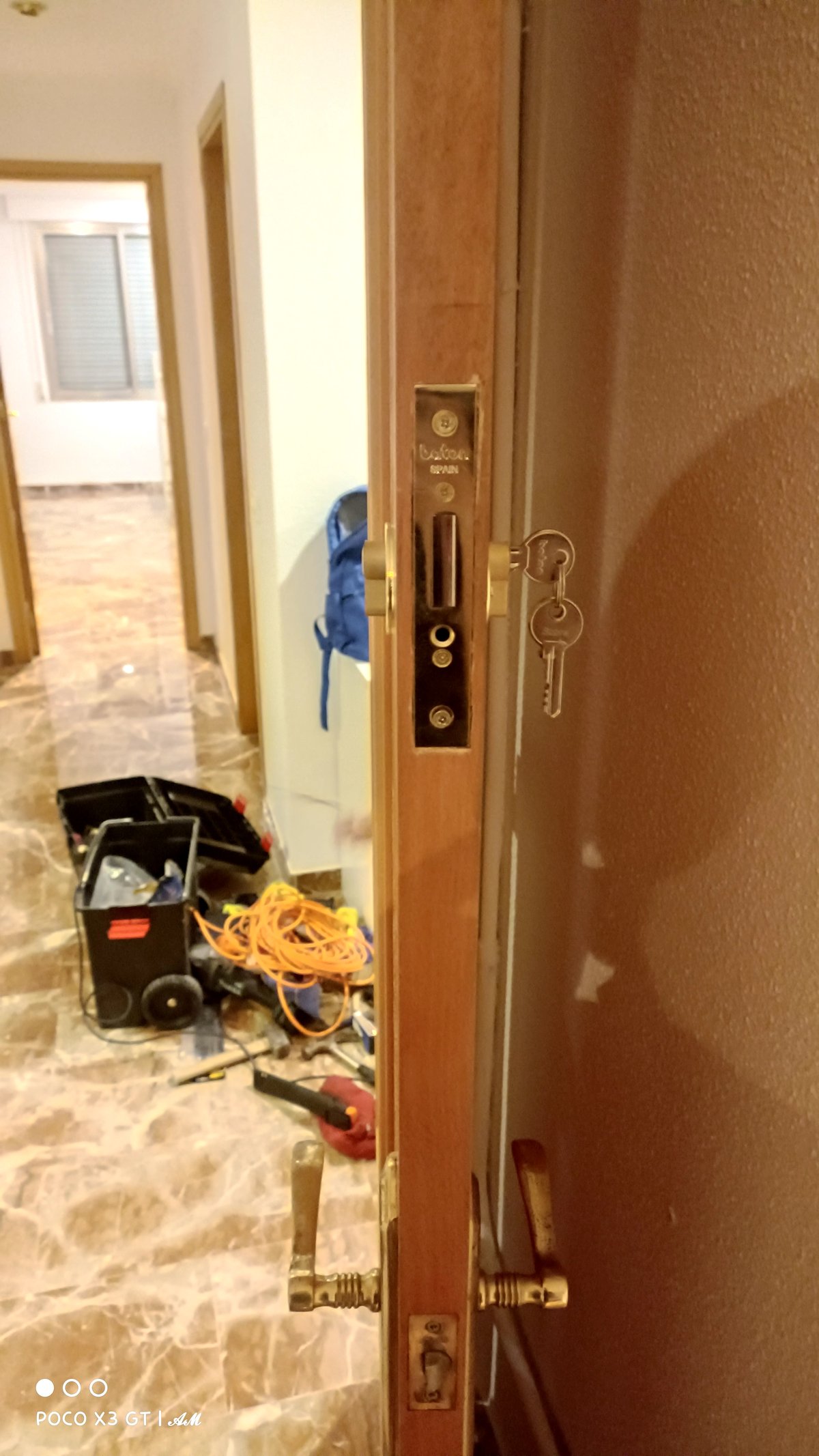 Instalación de segunda cerradura de refuerzo en San Juan de Alicante